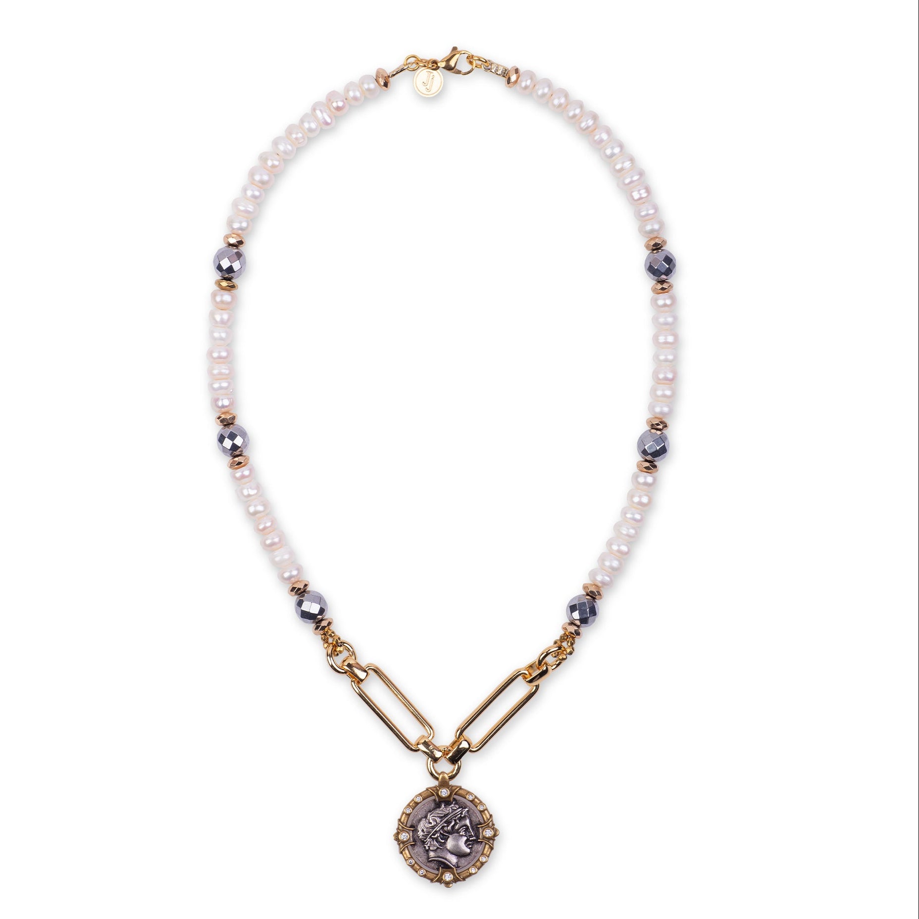 Collar de perlas con colgante de moneda romana