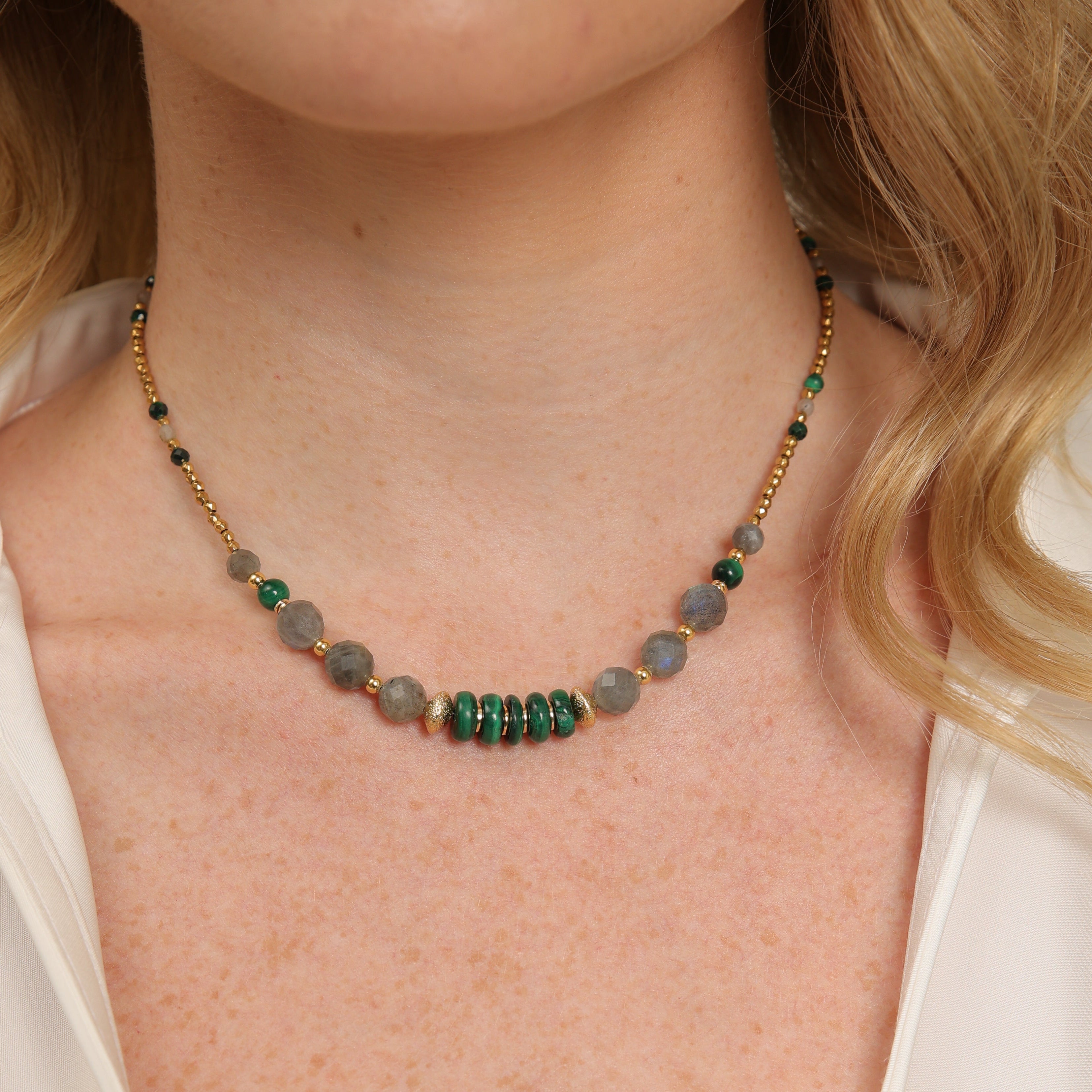 Gargantilla de labradorita y malaquita