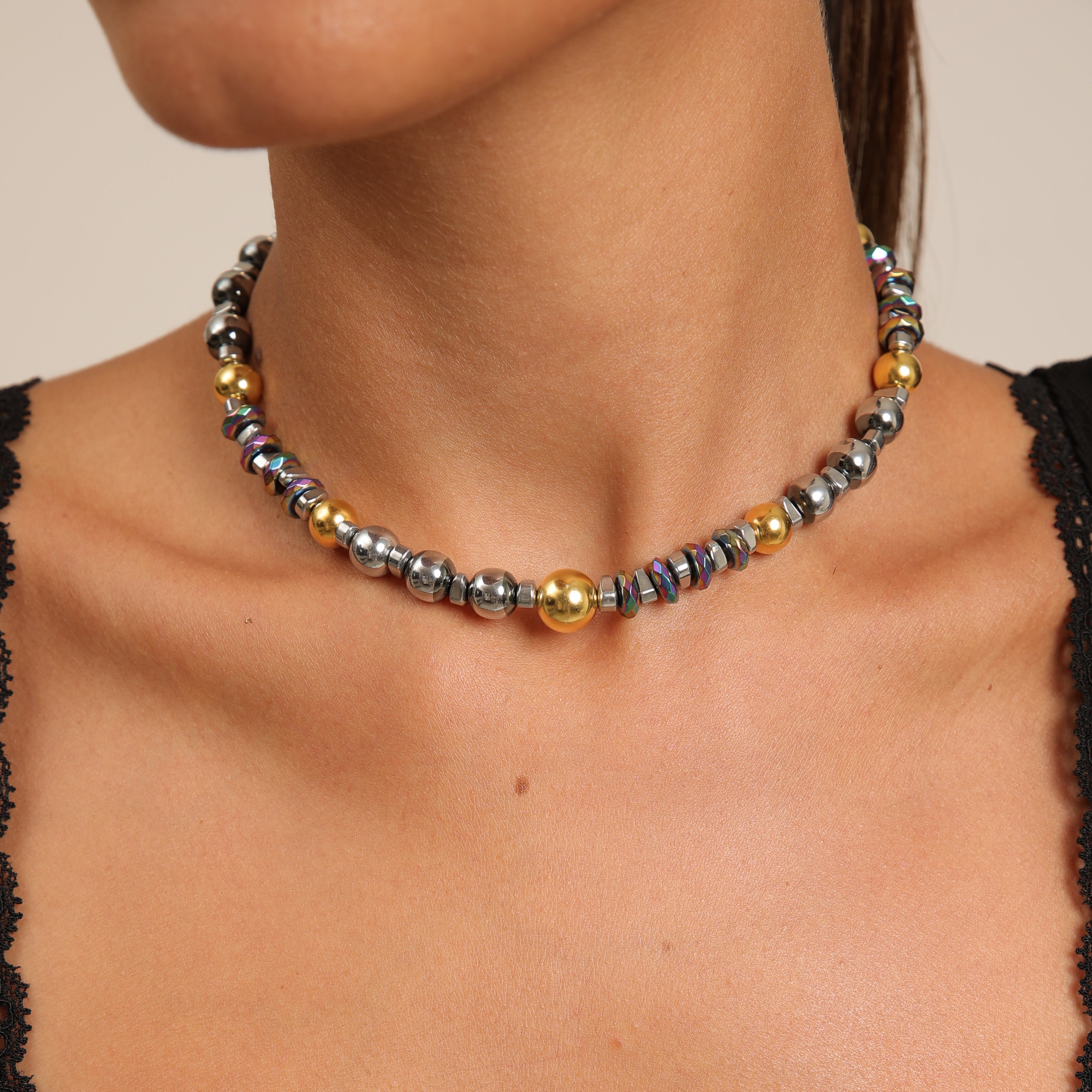 Gargantilla de hematita con diversas formas