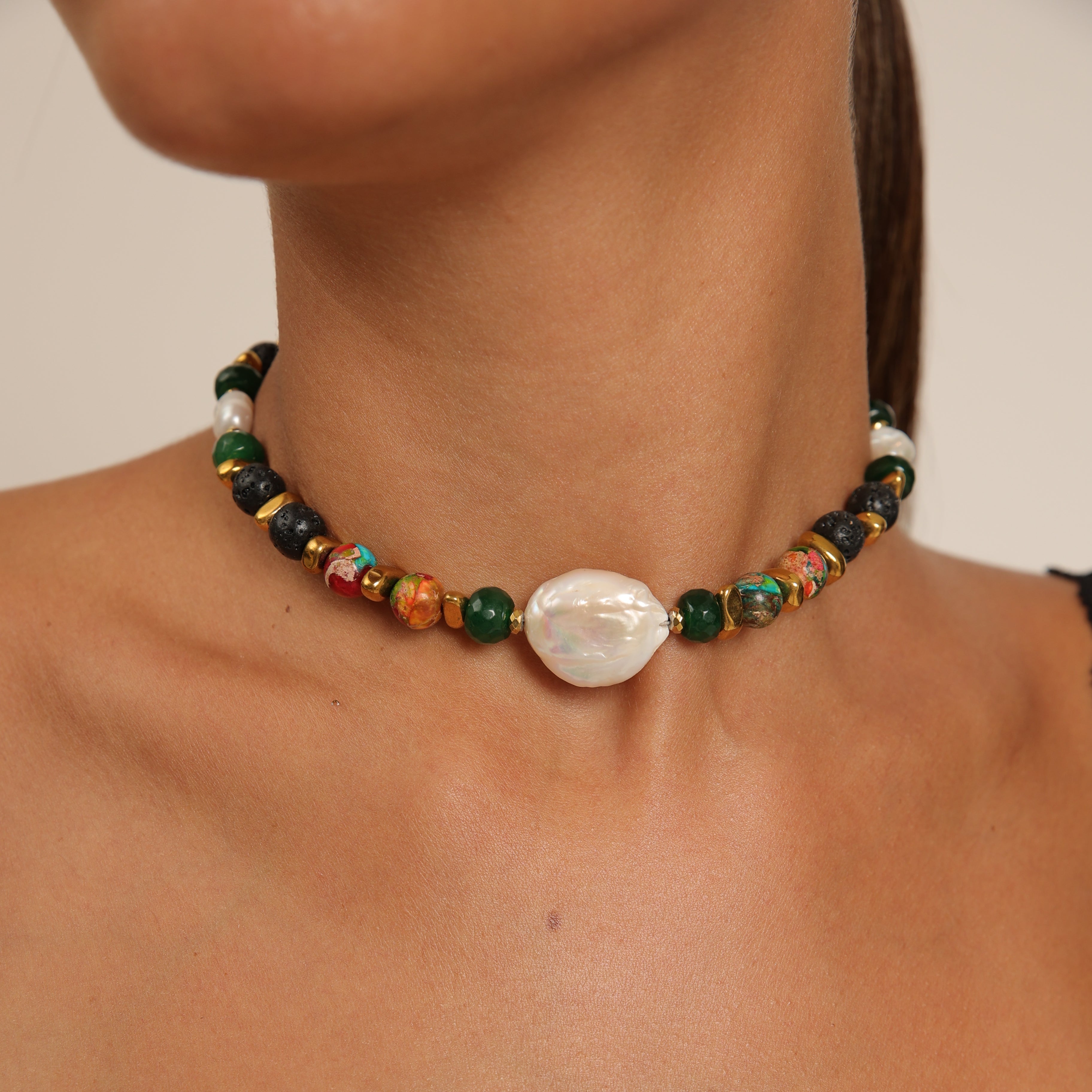 Gargantilla de jaspe, perla y jade