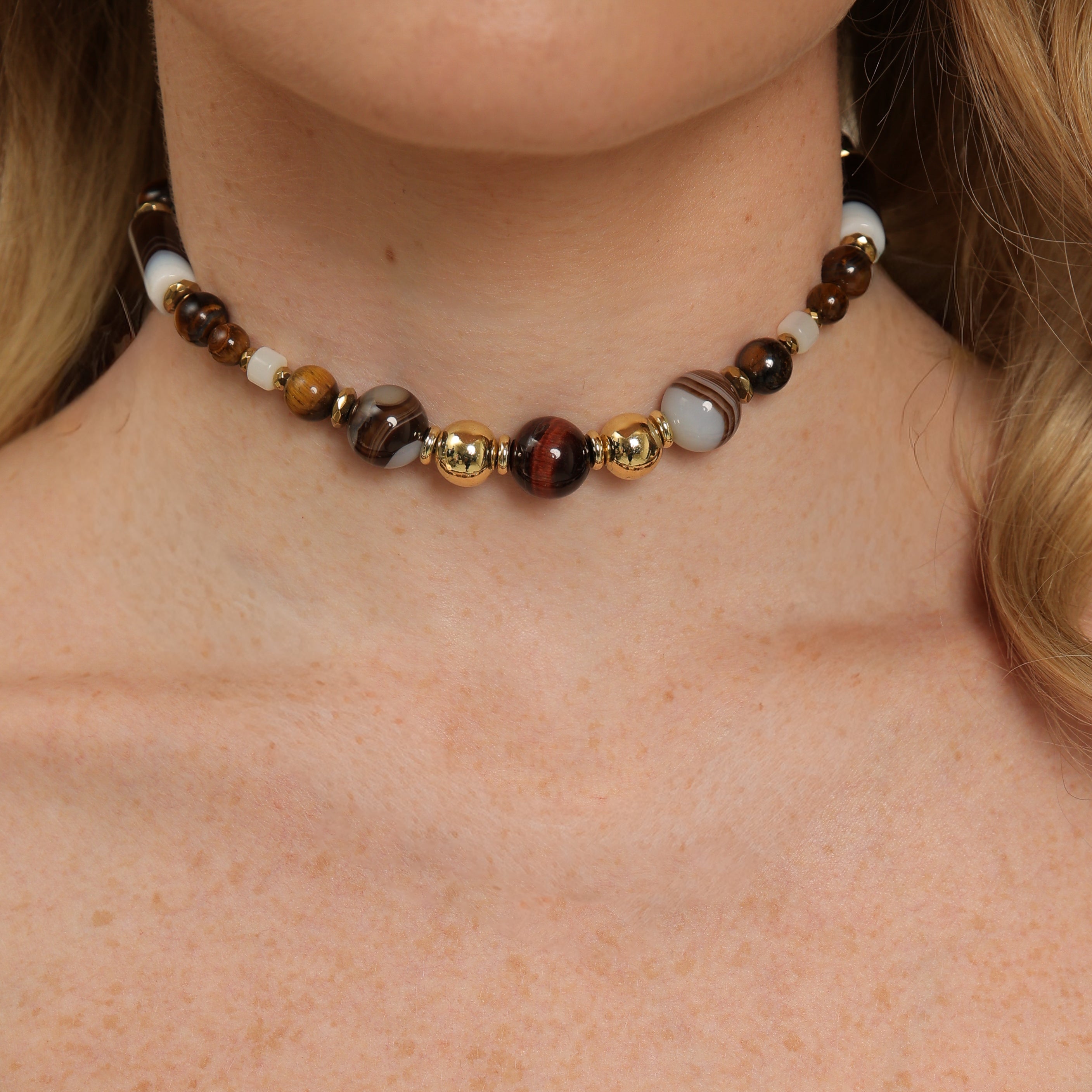 Gargantilla de รกgata y ojo de tigre