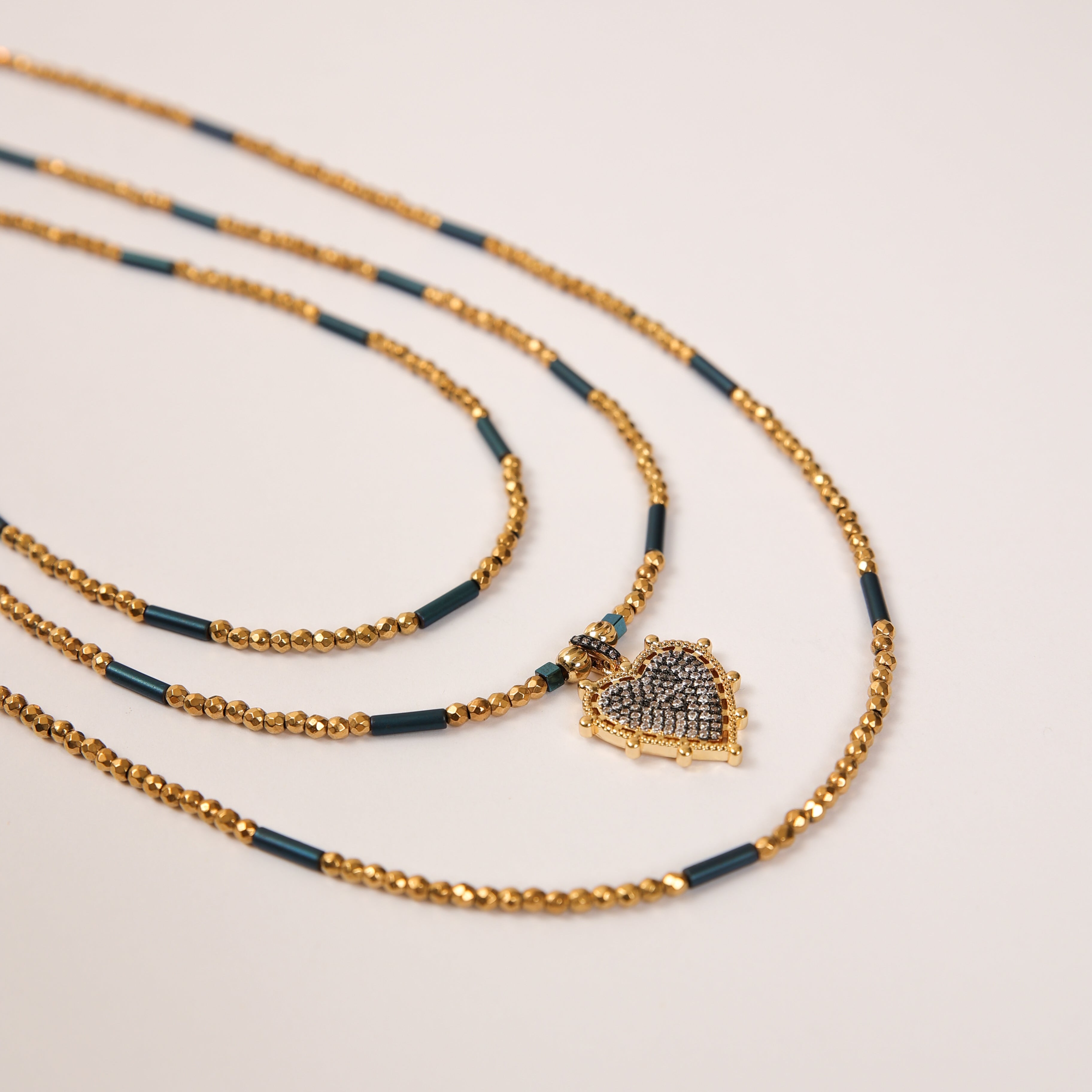 Collar de hematita - Trío con colgante de corazón