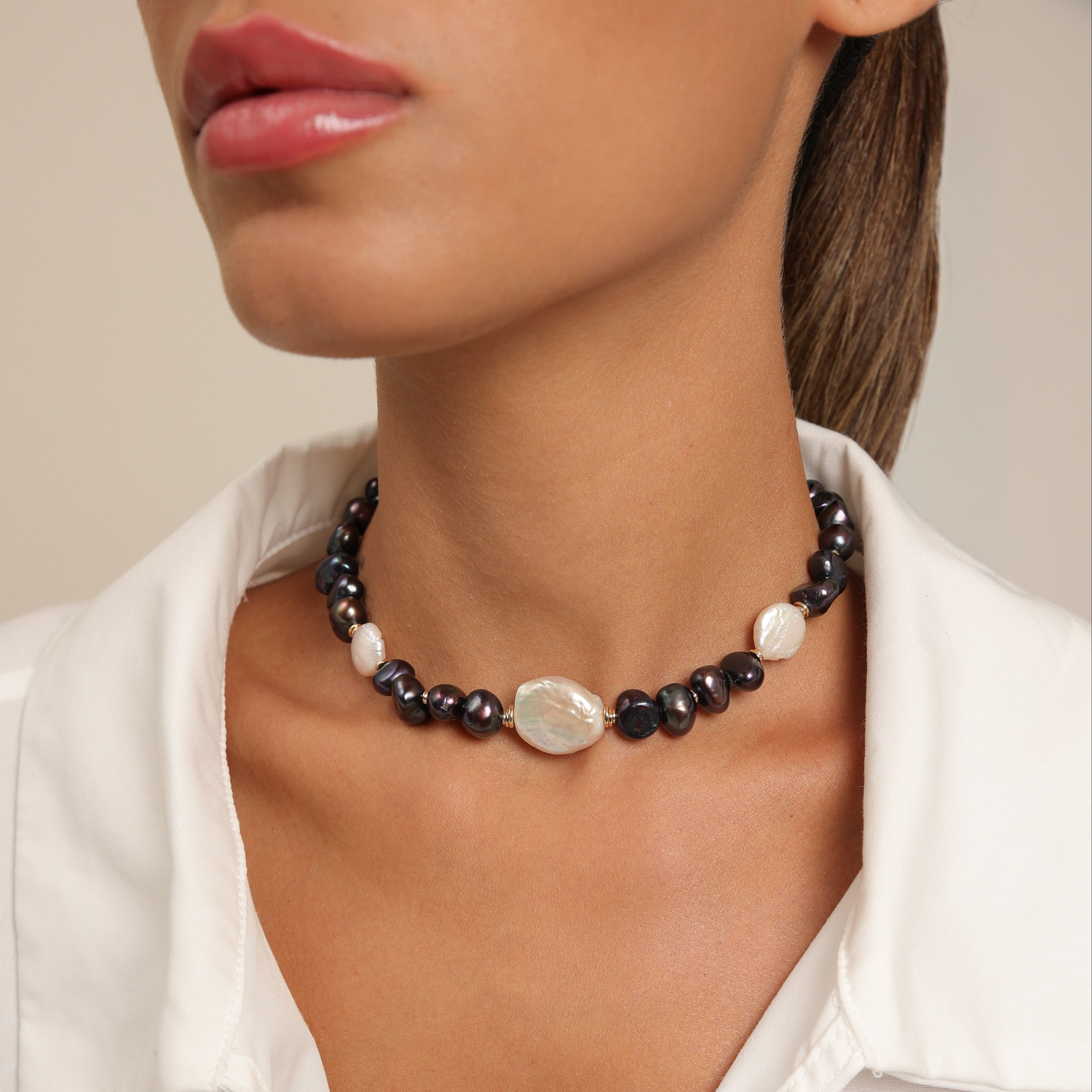 Gargantilla de perlas - Perlas blancas y negras 