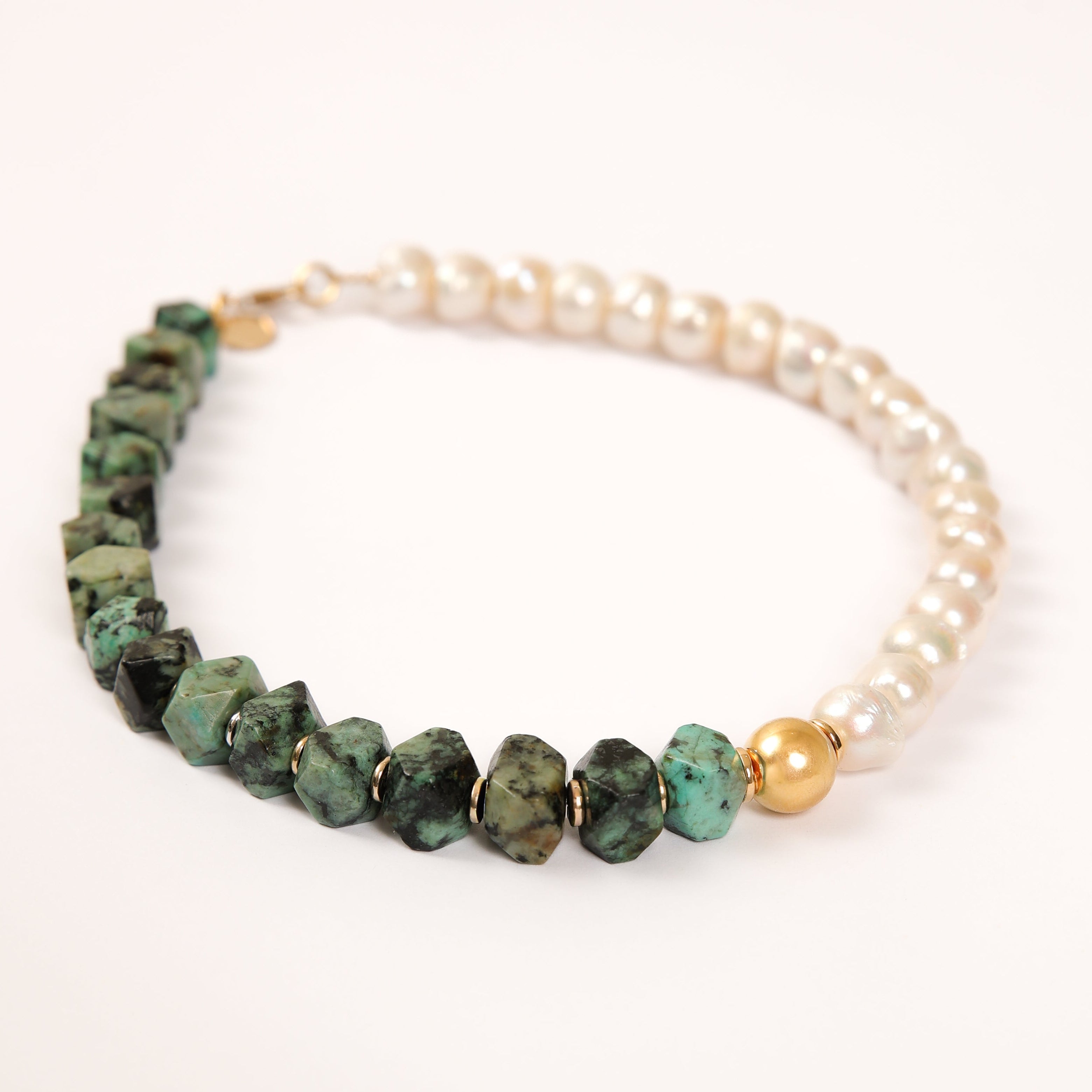 Collar de perlas con turquesa