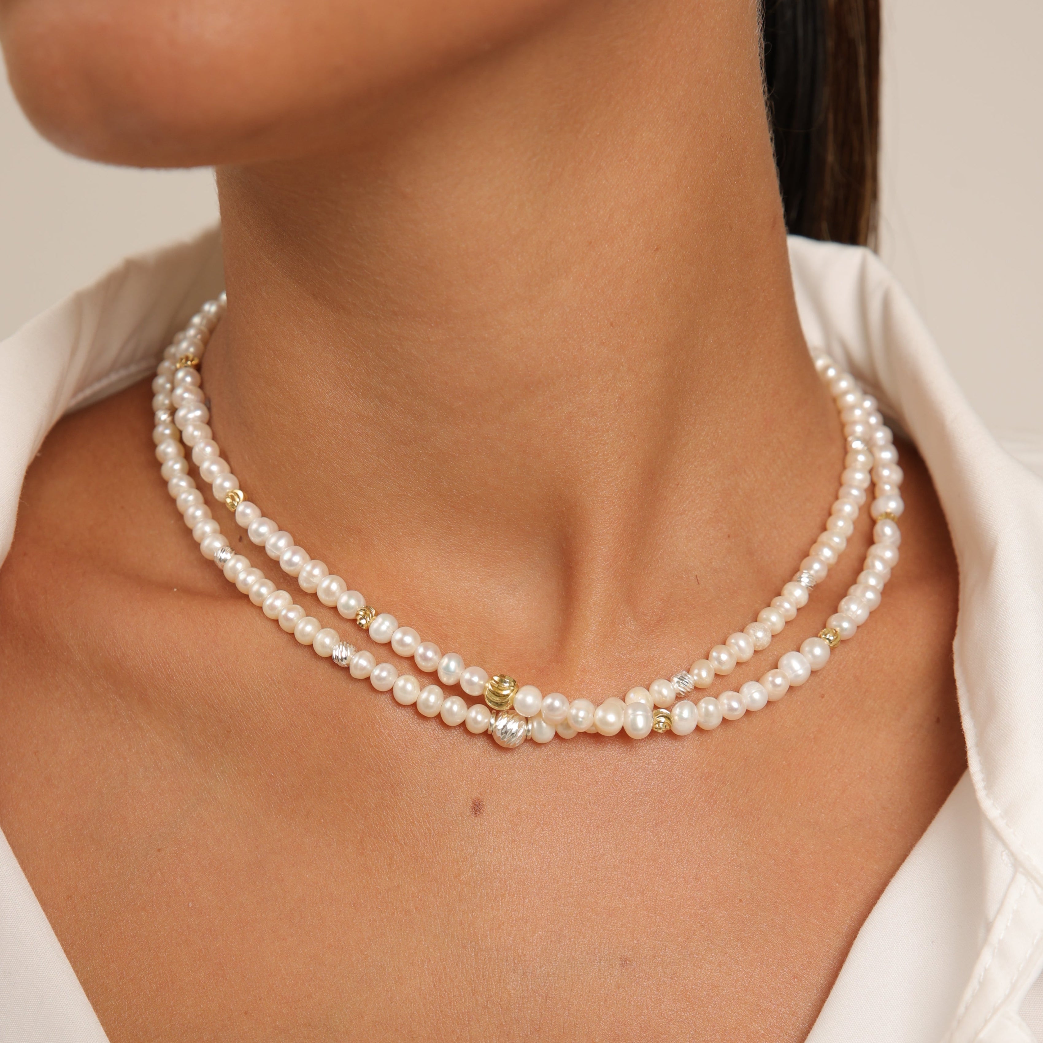 Collar de perlas con esferas redondas