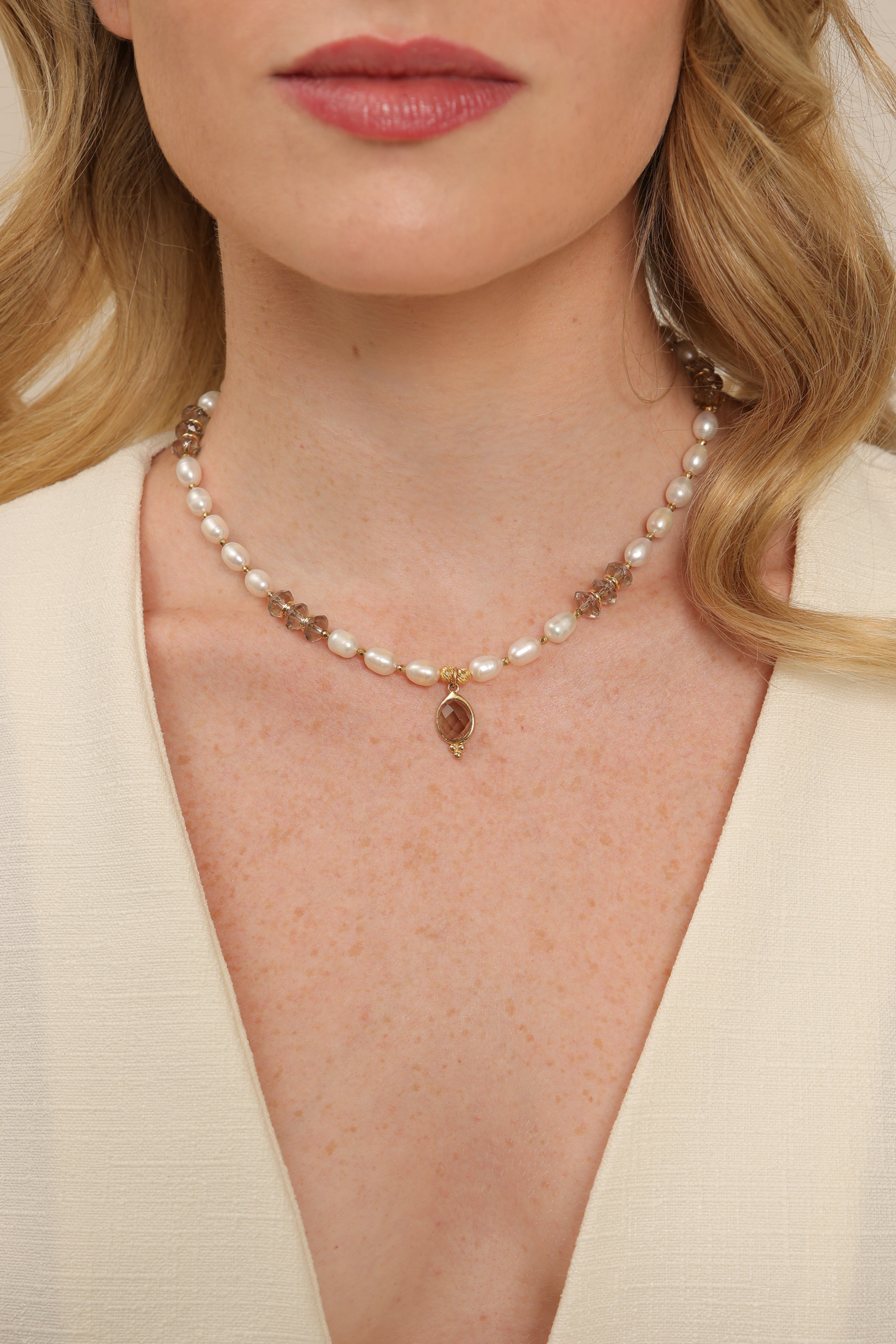 Pearl Necklace with Smoky Quartz
