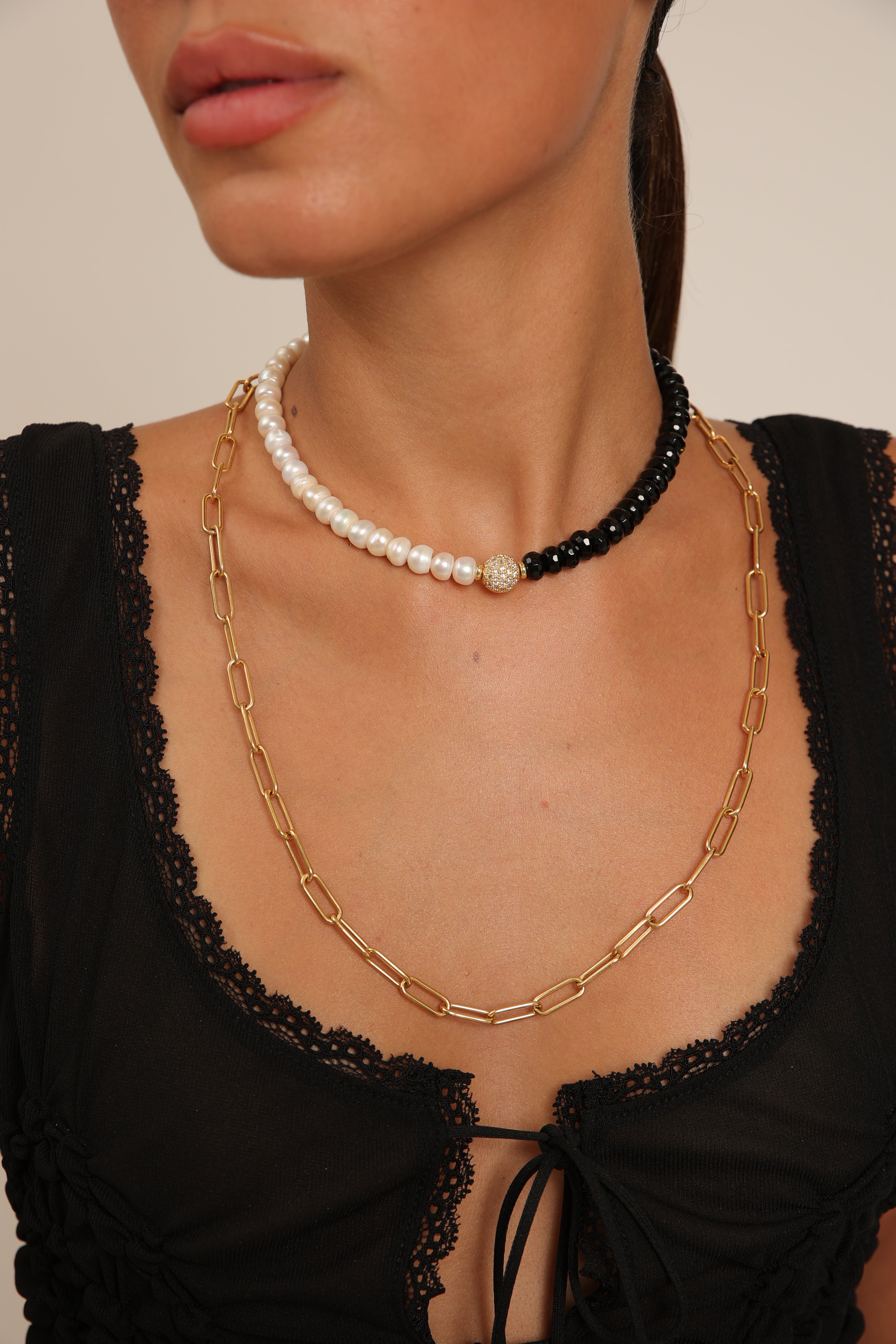 Pearl Necklace with Onyx