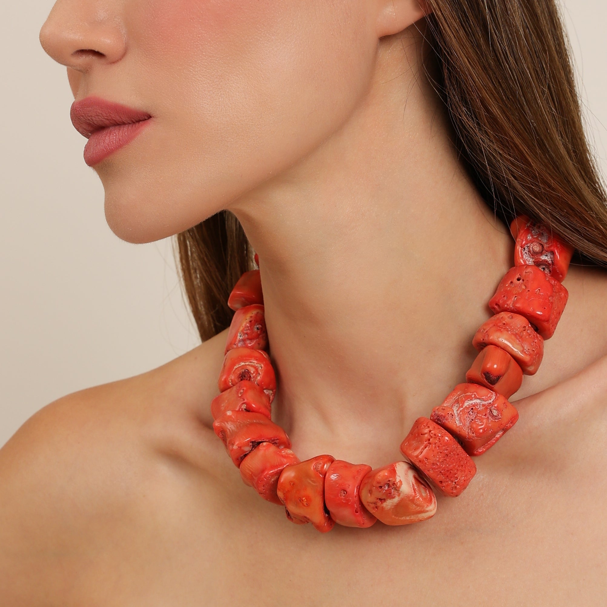 Gargantilla de coral al atardecer