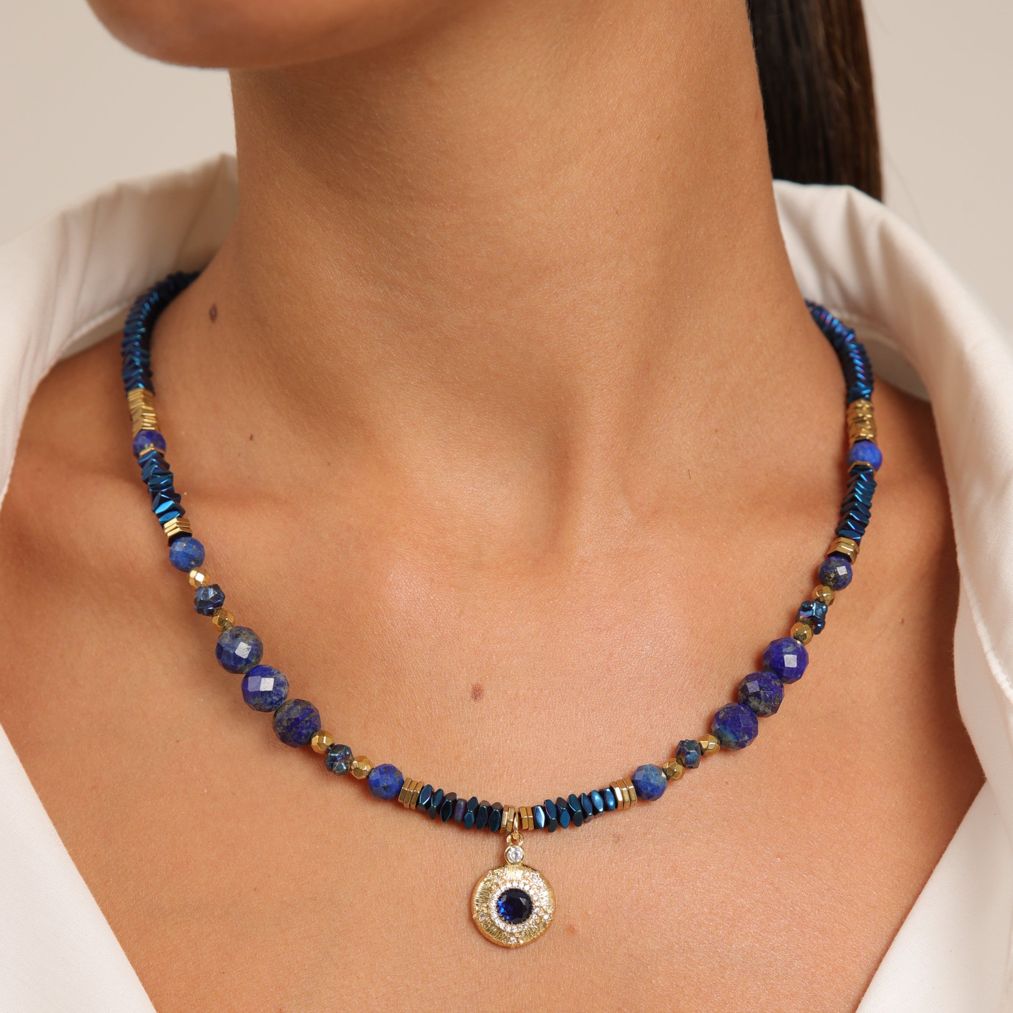 Collar de hematita con lapislázuli y pirita