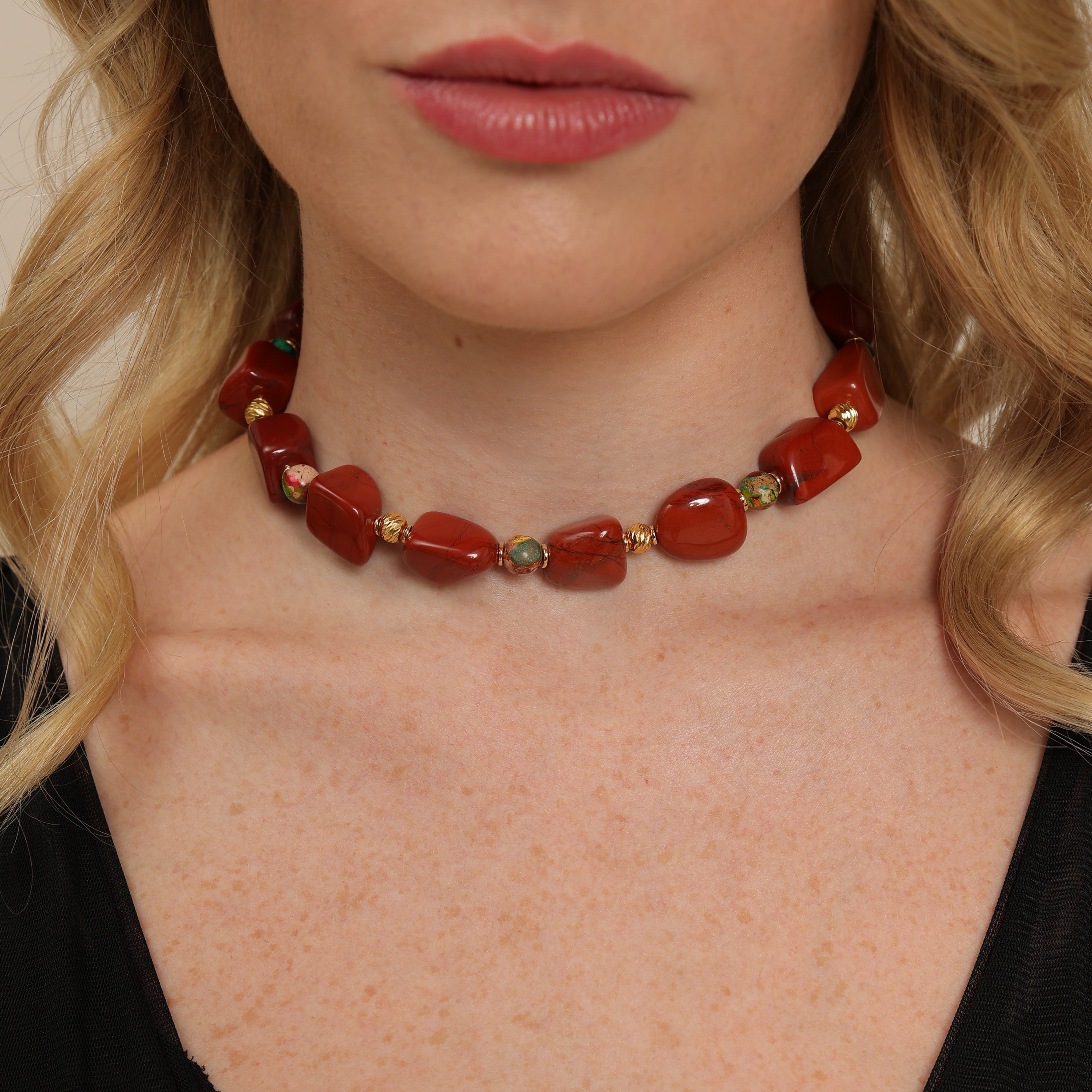 Gargantilla de jaspe rojo