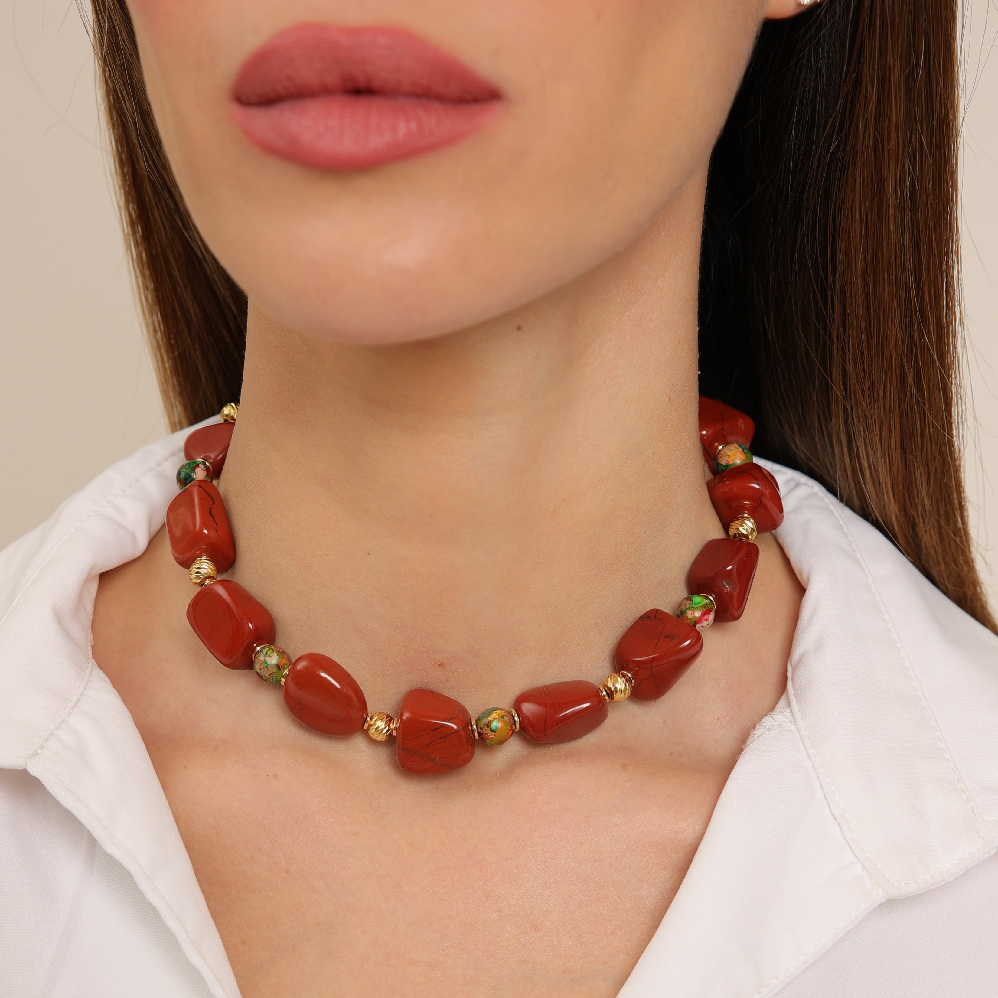 Collier en jaspe rouge