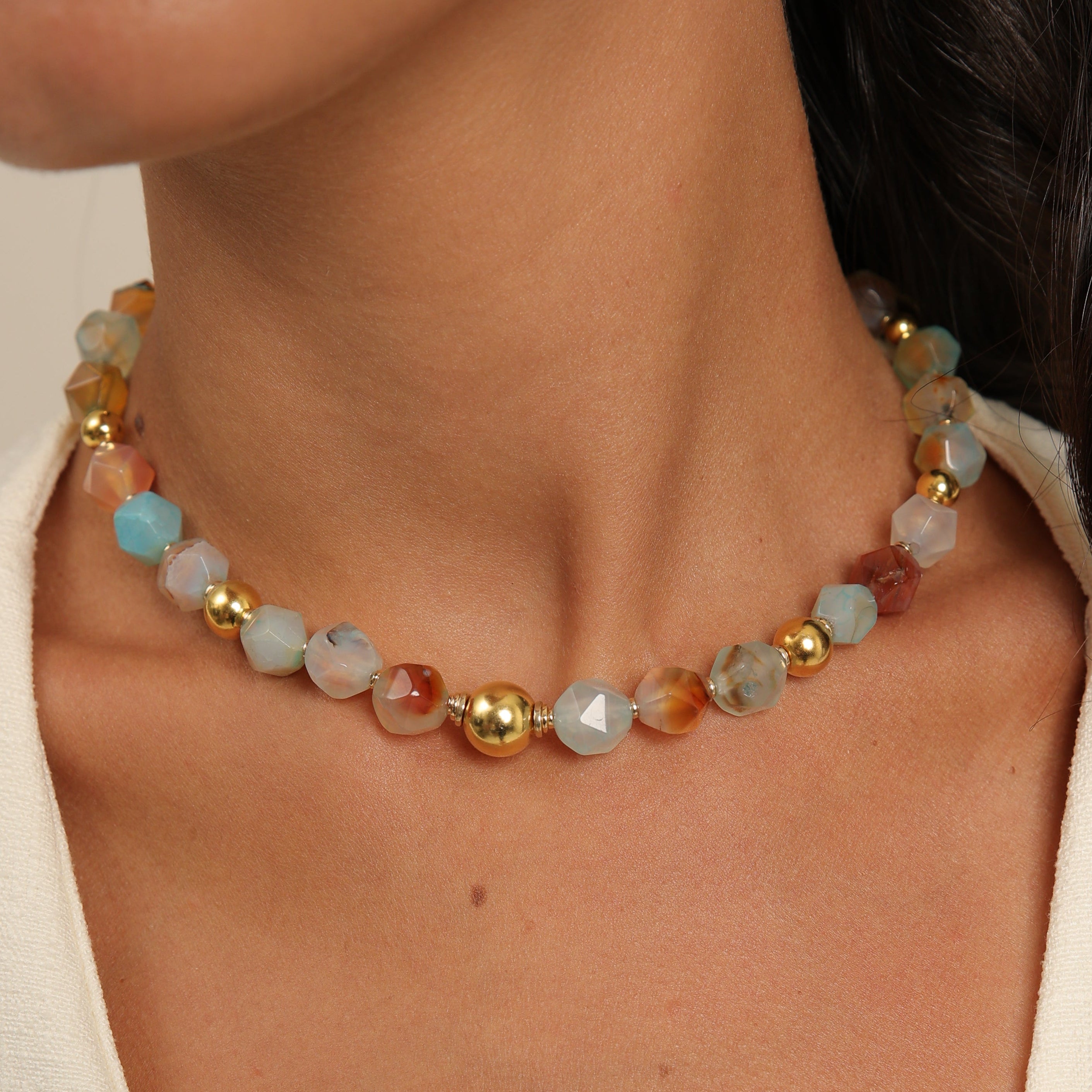 Gargantilla de ágata calcedonia