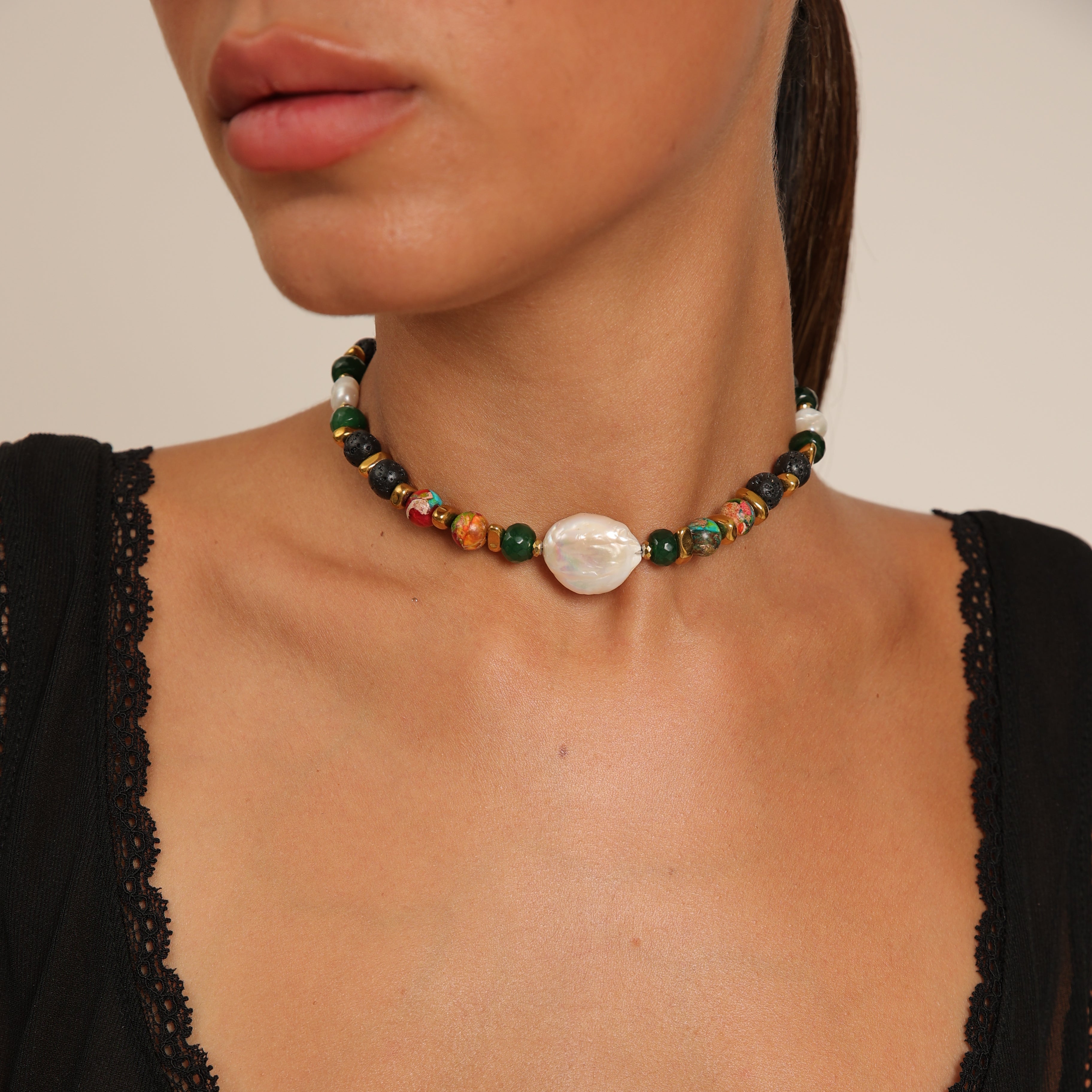 Gargantilla de jaspe, perla y jade
