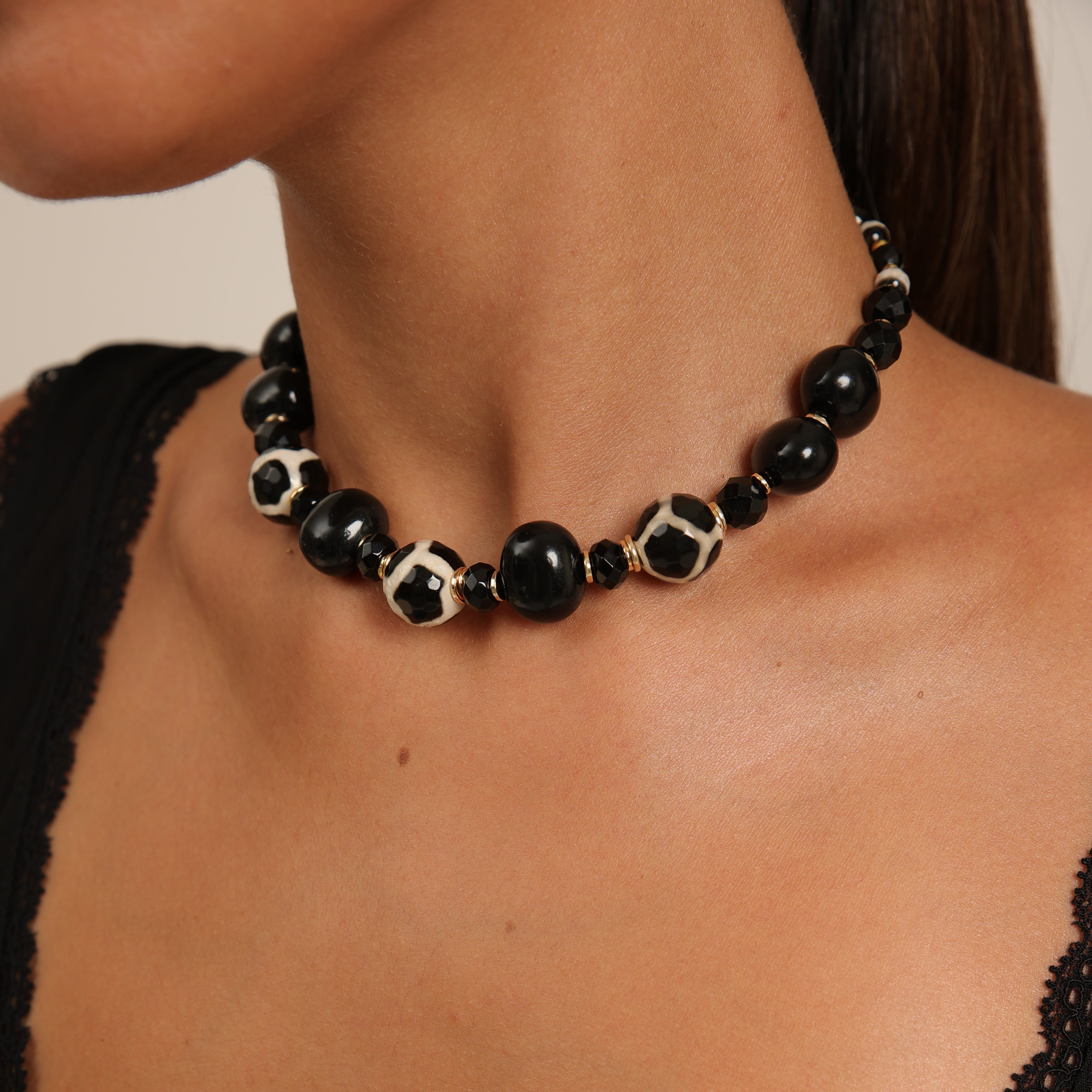 Gargantilla de ágata, mallorquina y espinela