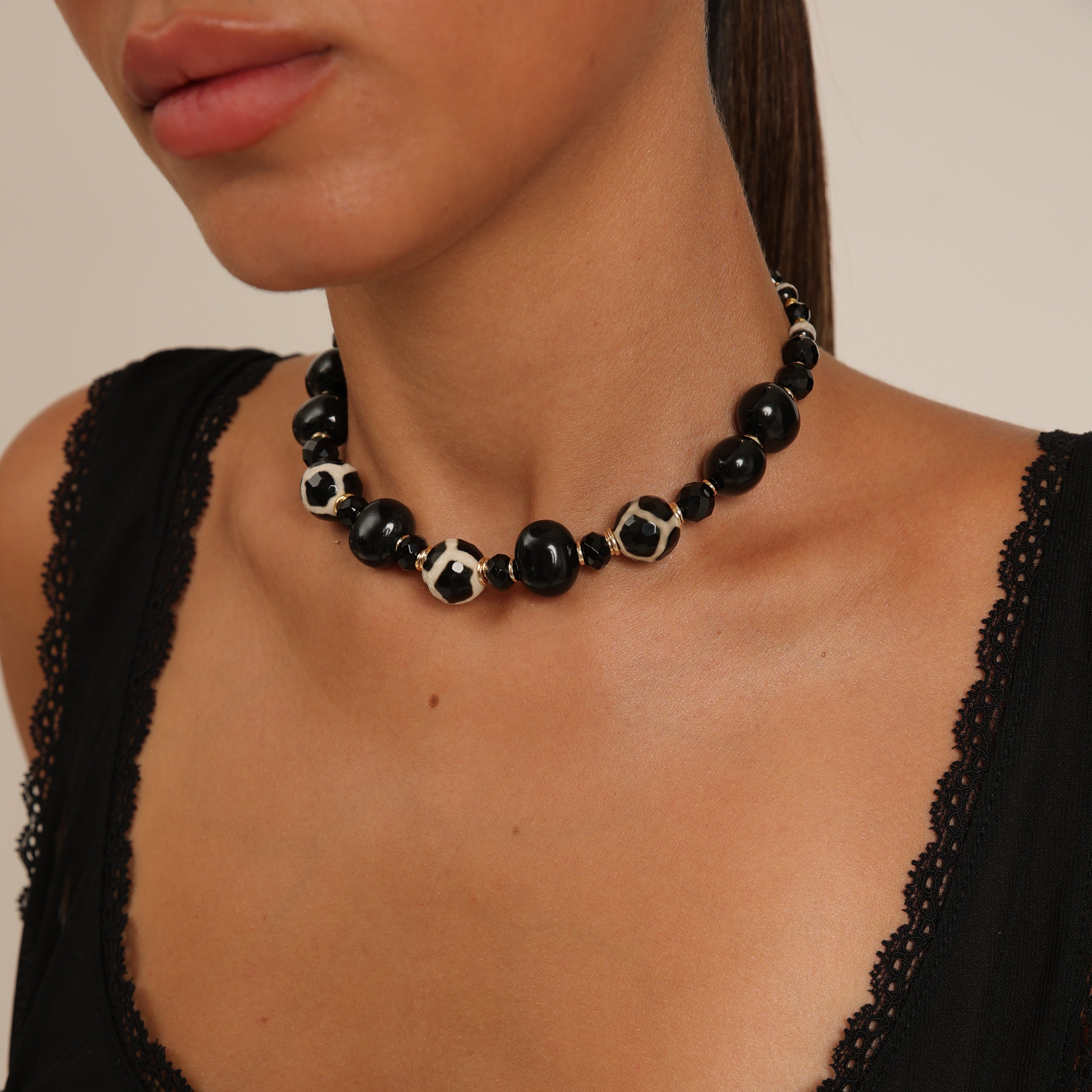 Gargantilla de ágata, mallorquina y espinela